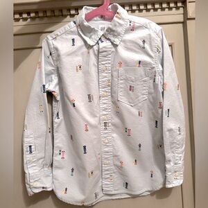 Gap Kids Boys’ Button Down Dress Shirt with Skateboards, size S